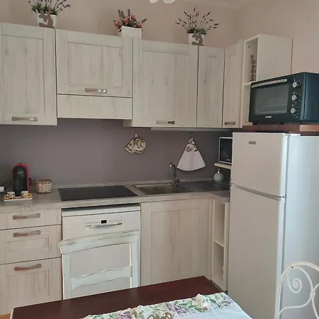 Tatil Evi Casa Angolo Delle Rose 2 *