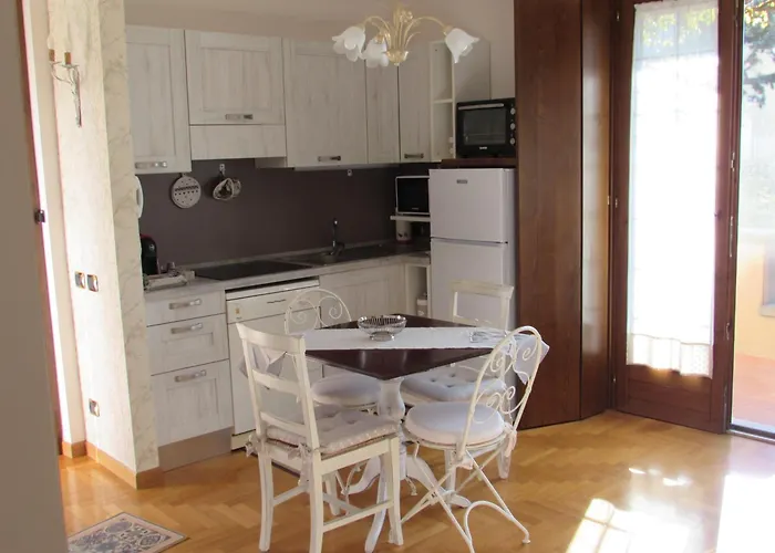 Casa Angolo Delle Rose 2 Hébergement de vacances *